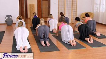 Yoga Panto...